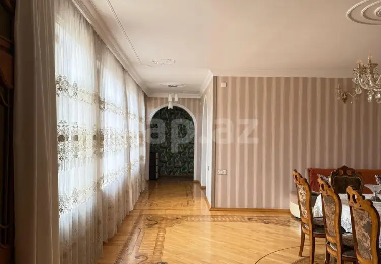 8 otaqlı mənzil , Gəncə