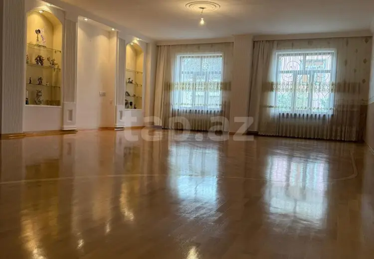 8 otaqlı mənzil , Gəncə