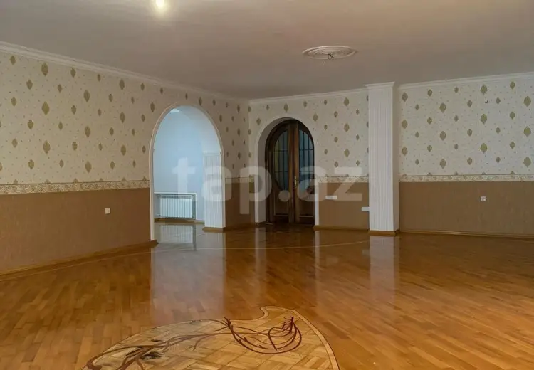 8 otaqlı mənzil , Gəncə