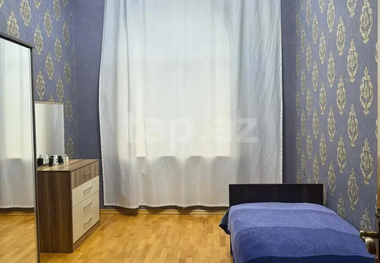 8 otaqlı mənzil , Gəncə