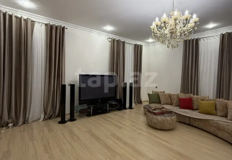 6 otaqlı mənzil , Bakı