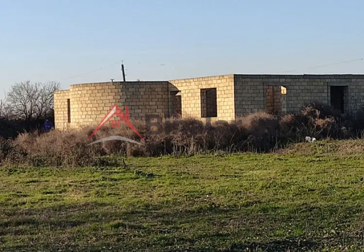 100 sot Torpaq Kirayə (aylıq), Salyan