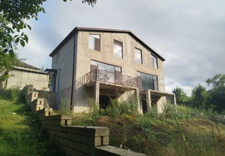 6 otaqlı mənzil , Quba