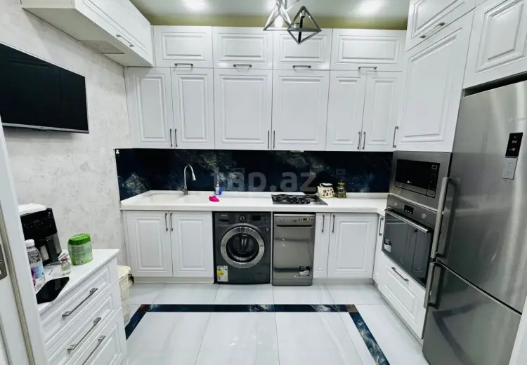 4 otaqlı mənzil , Bakı