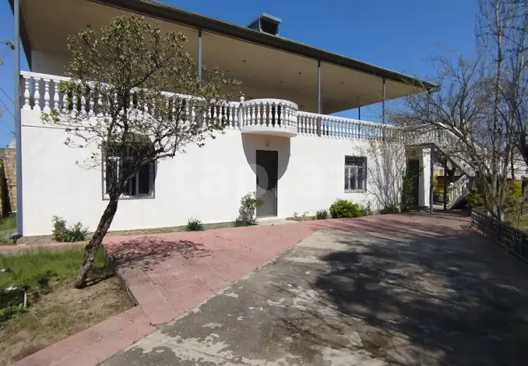 8 otaqlı mənzil , Bakı