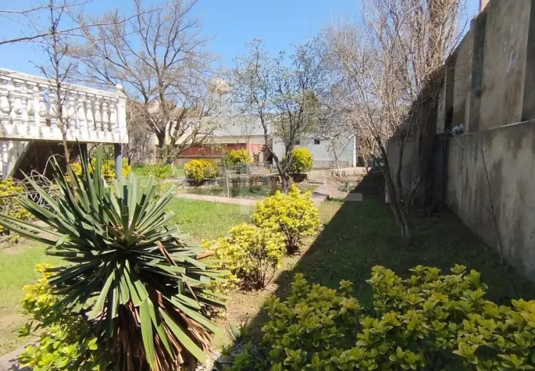 8 otaqlı mənzil , Bakı