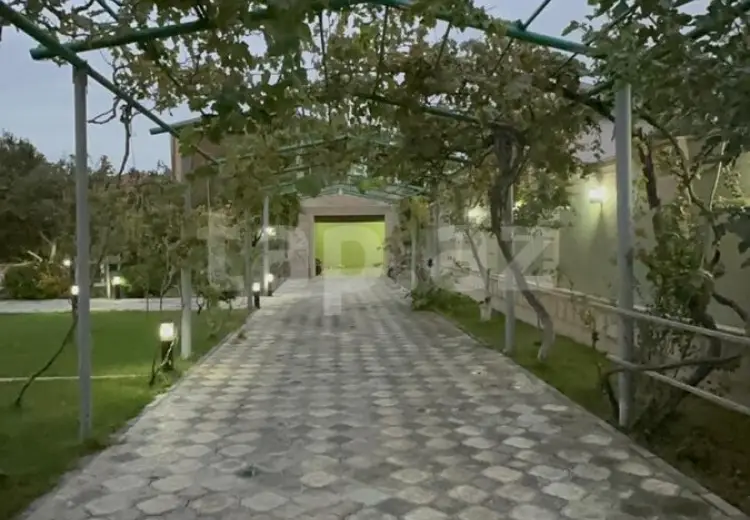 12 otaqlı mənzil , Bakı