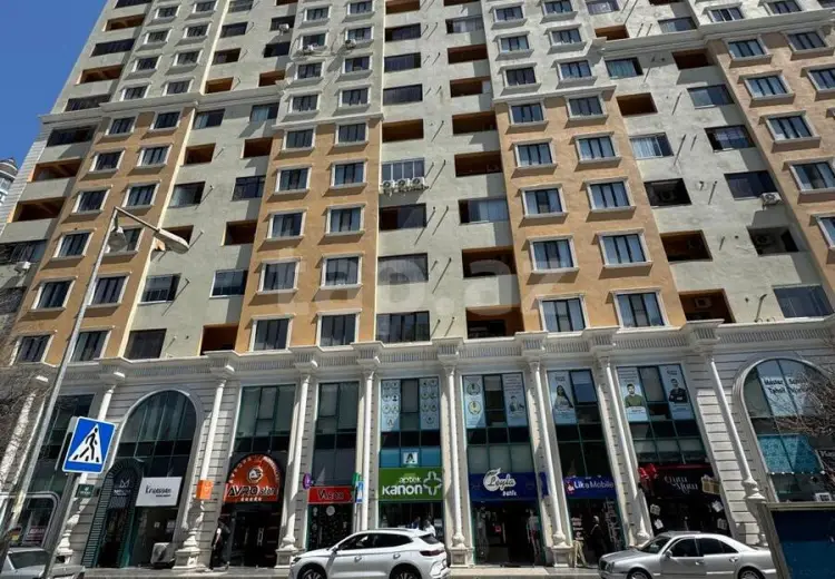4 otaqlı mənzil , Bakı