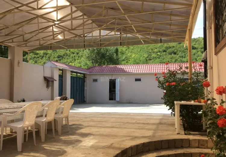 5 otaqlı mənzil Satılır, Quba