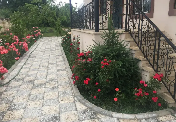 5 otaqlı mənzil Satılır, Quba