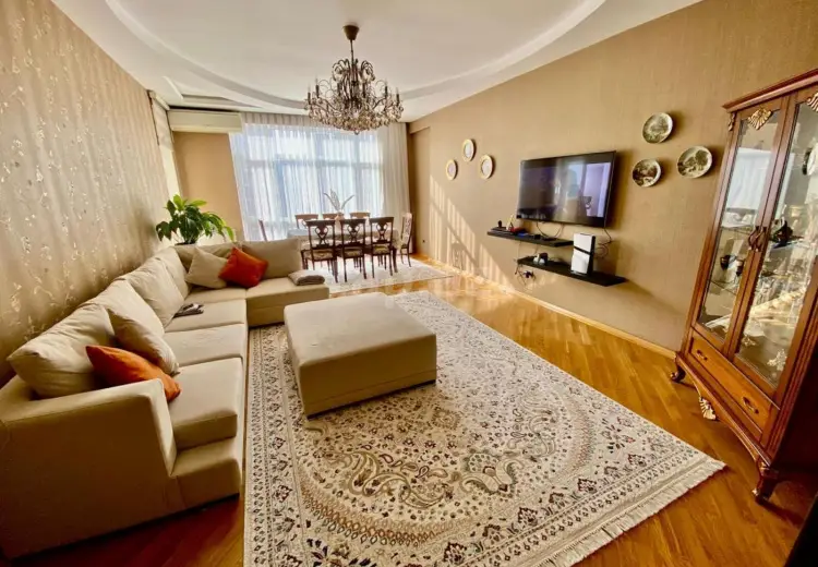 4 otaqlı mənzil , Bakı