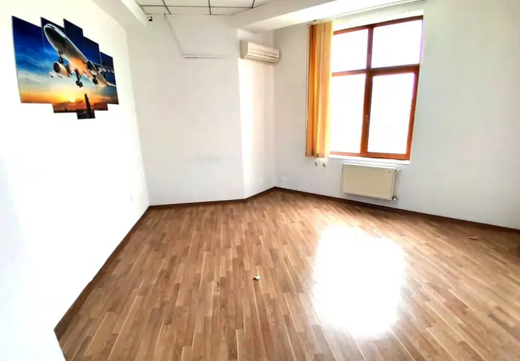25 m² Obyekt / Ofis Kirayə (aylıq), Nəsimi, Bakı