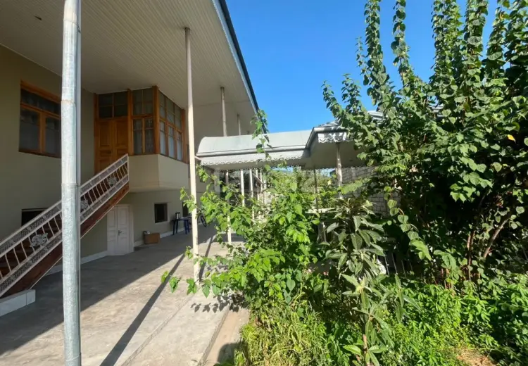 5 otaqlı mənzil , Şəki