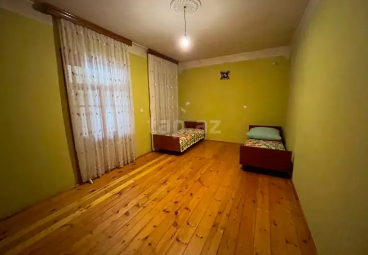 5 otaqlı mənzil , Şəki