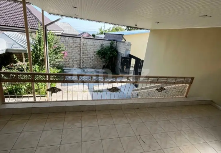 5 otaqlı mənzil , Şəki