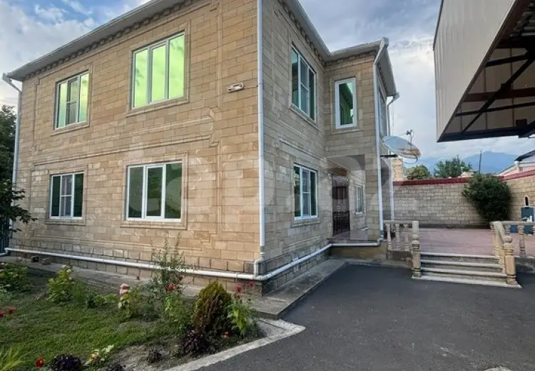 6 otaqlı mənzil , Balakən