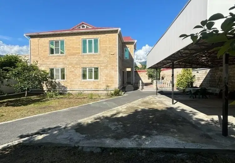 6 otaqlı mənzil , Balakən