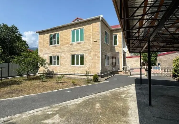 6 otaqlı mənzil , Balakən