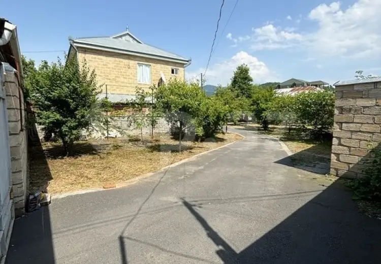 6 otaqlı mənzil , Balakən