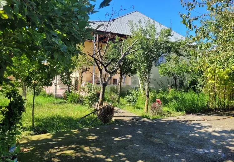 5 otaqlı mənzil , Şəki