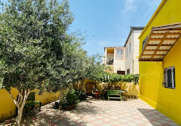 6 otaqlı mənzil , Bakı