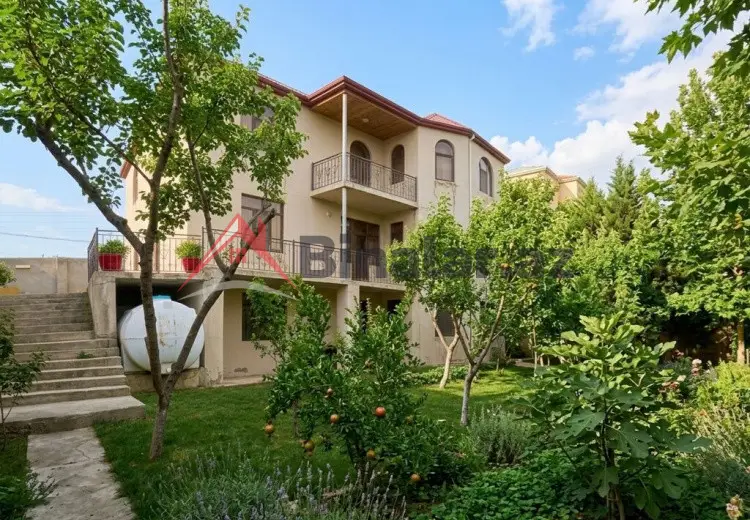 8 otaqlı mənzil Satılır, Xırdalan