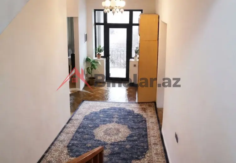 8 otaqlı mənzil Satılır, Xırdalan