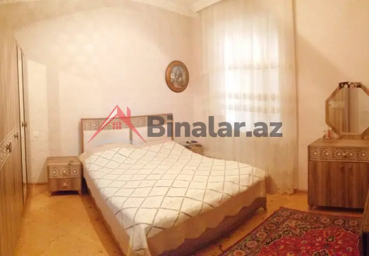 8 otaqlı mənzil Satılır, Xırdalan