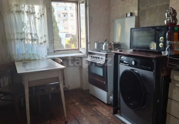 4 otaqlı mənzil , Bakı
