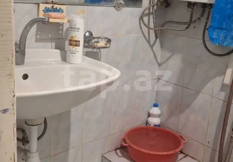 4 otaqlı mənzil , Bakı