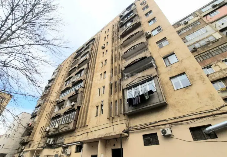 4 otaqlı mənzil , Bakı