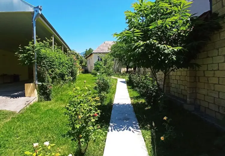 30 sot Torpaq Satılır, Qəbələ