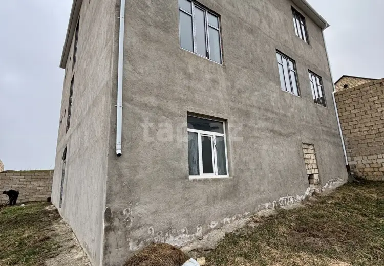 8 otaqlı mənzil , Quba