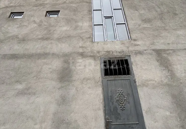 8 otaqlı mənzil , Quba