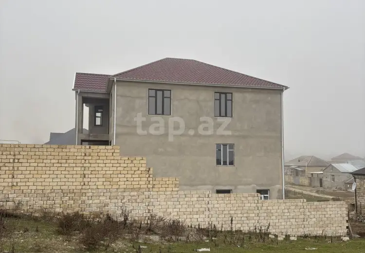 8 otaqlı mənzil , Quba