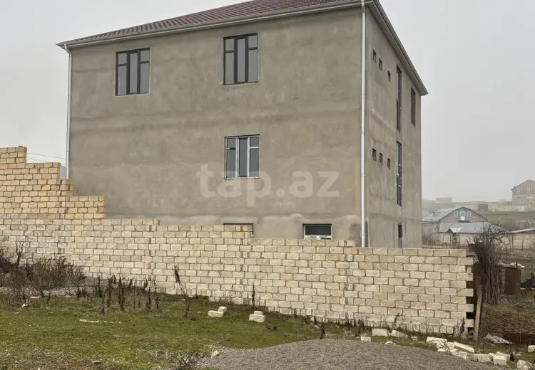 8 otaqlı mənzil , Quba