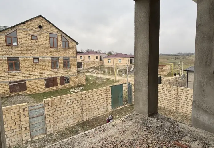 8 otaqlı mənzil , Quba