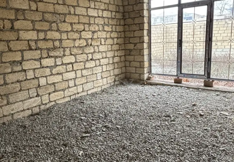 8 otaqlı mənzil Satılır, Quba