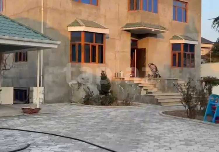 12 otaqlı mənzil , Gəncə