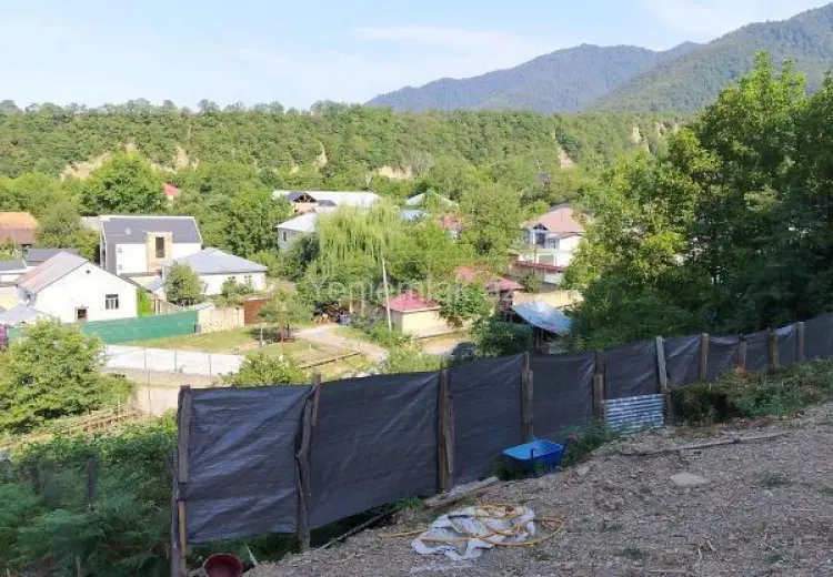 11 sot Torpaq Satılır, Qəbələ