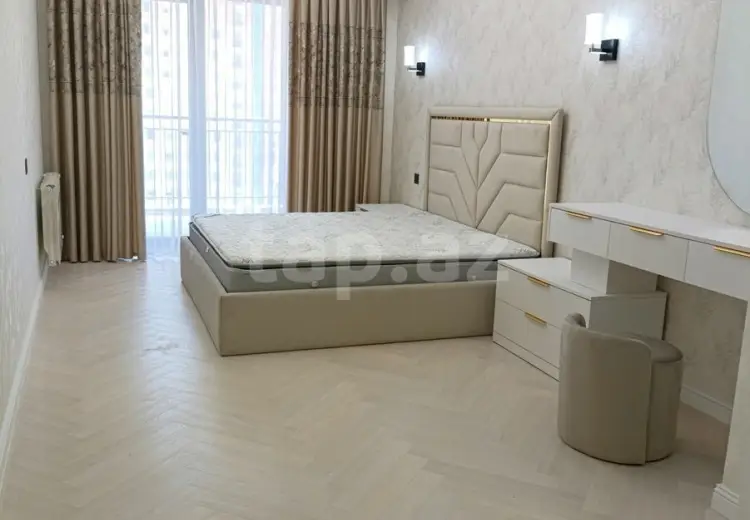 4 otaqlı mənzil , Bakı