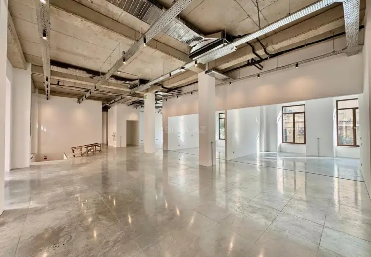 860 m² Obyekt / Ofis Kirayə (aylıq), Səbail, Bakı