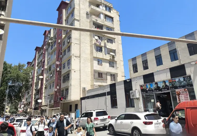 3 otaqlı mənzil , Bakı