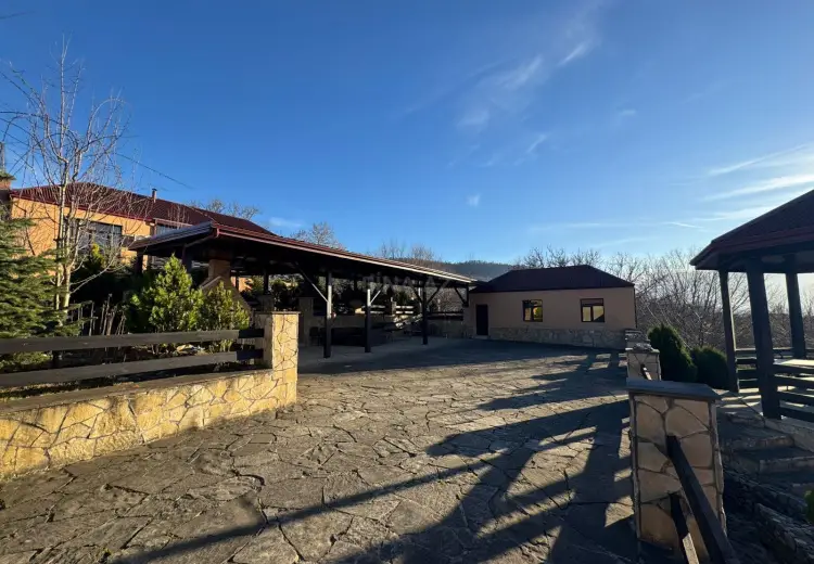 5 otaqlı mənzil Satılır, Quba