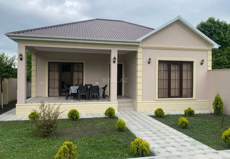 3 otaqlı mənzil Kirayə (günlük), Qax