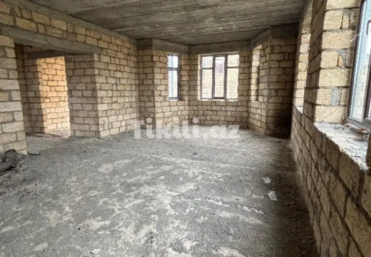 8 otaqlı mənzil Satılır,