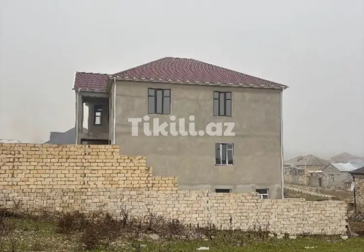 8 otaqlı mənzil Satılır,