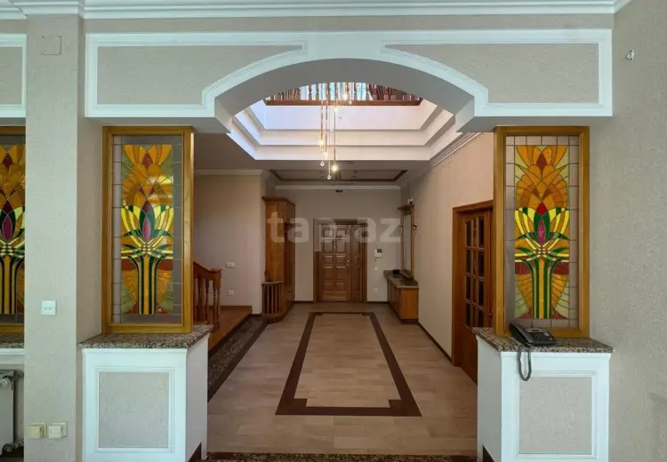 8 otaqlı mənzil , Bakı