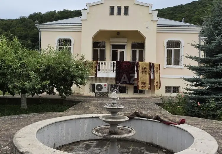 5 otaqlı mənzil Satılır, Quba