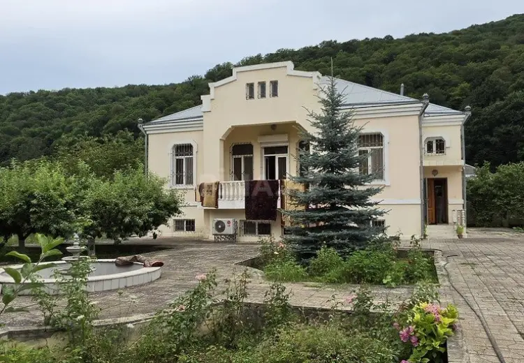 5 otaqlı mənzil Satılır, Quba